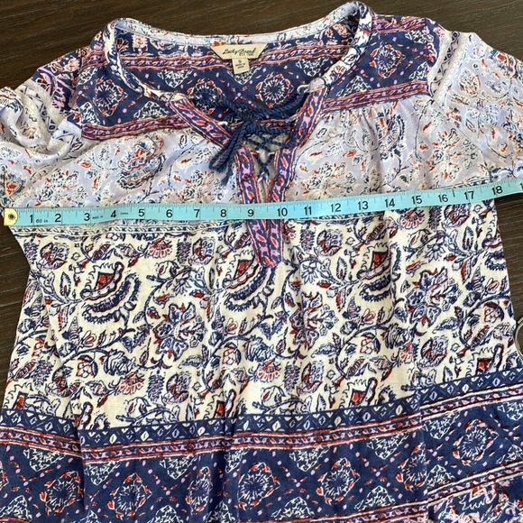 2/$20. Lucky brand ladies blouse in size small. - Picture 5 of 6